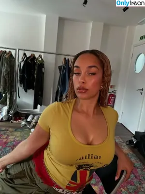 Jorja Smith / itstaaayy / jorjasmith_ nude photo #0137