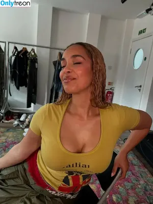 Jorja Smith / itstaaayy / jorjasmith_ nude photo #0138