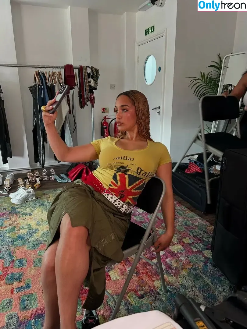Jorja Smith nude photo #0136 (itstaaayy / jorjasmith_)