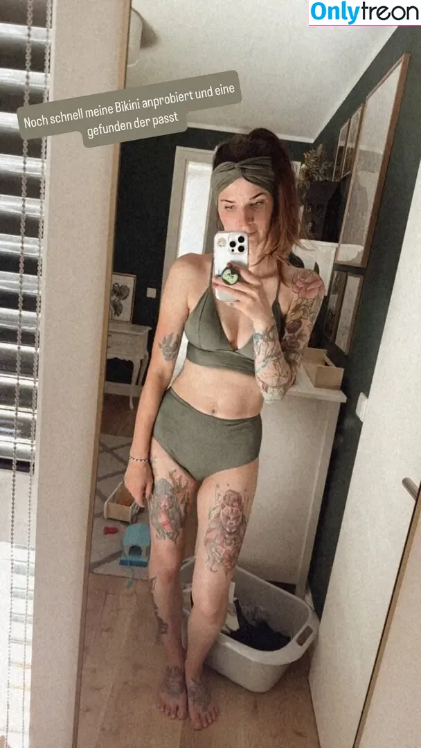 Jovlekaline nude photo #0201 (Jovlekaline)