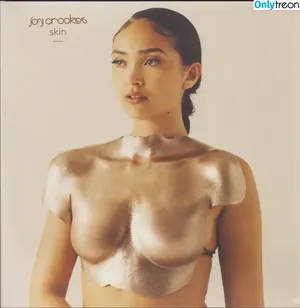 Joy Crookes / joycrookes nude photo #0023