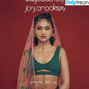 Joy Crookes / joycrookes nude photo #0036