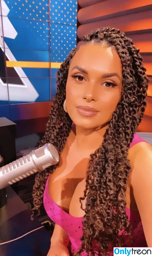 Joy Taylor nude photo #0017 (joyoustaylorjoyfree / joytaylortalks)