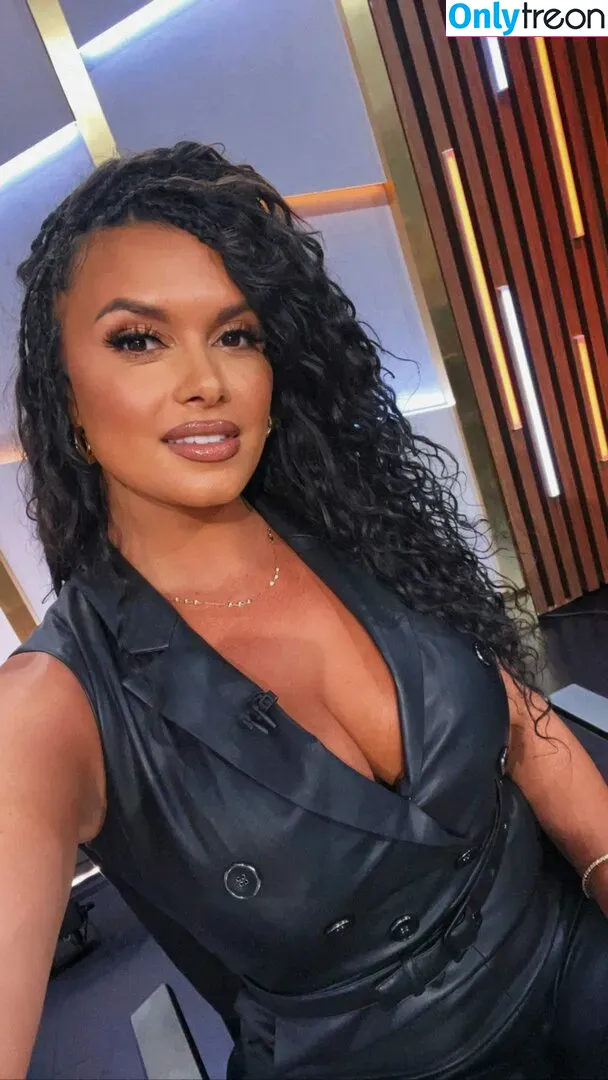 Joy Taylor nude photo #0068 (joyoustaylorjoyfree / joytaylortalks)