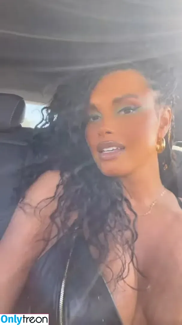 Joy Taylor nude photo #0080 (joyoustaylorjoyfree / joytaylortalks)