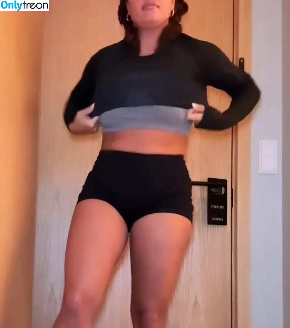Joy Taylor nude photo #0404 (joyoustaylorjoyfree / joytaylortalks)