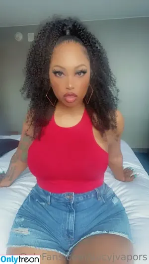 juicyjvapors / lachat_ig nude photo #0034