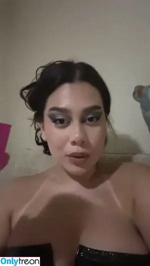 Julia Alvarenga / julinhafuracaoo / kjuliak nude photo #0027