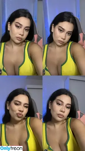 Julia Alvarenga / julinhafuracaoo / kjuliak nude photo #0054