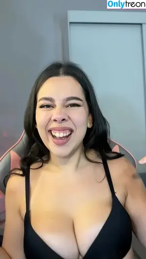 Julia Alvarenga / julinhafuracaoo / kjuliak nude photo #0093