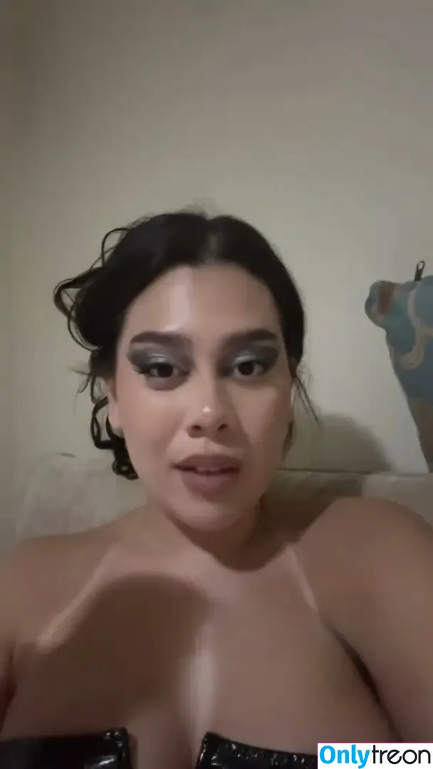 Julia Alvarenga nude photo #0024 (julinhafuracaoo / kjuliak)