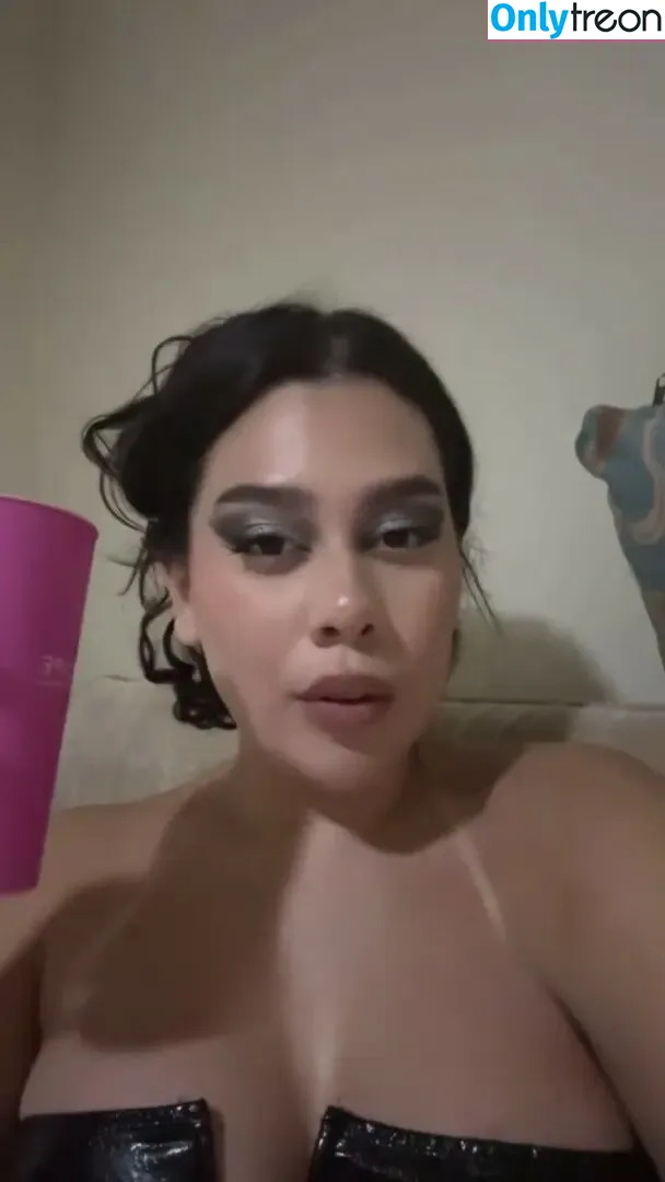 Julia Alvarenga nude photo #0025 (julinhafuracaoo / kjuliak)