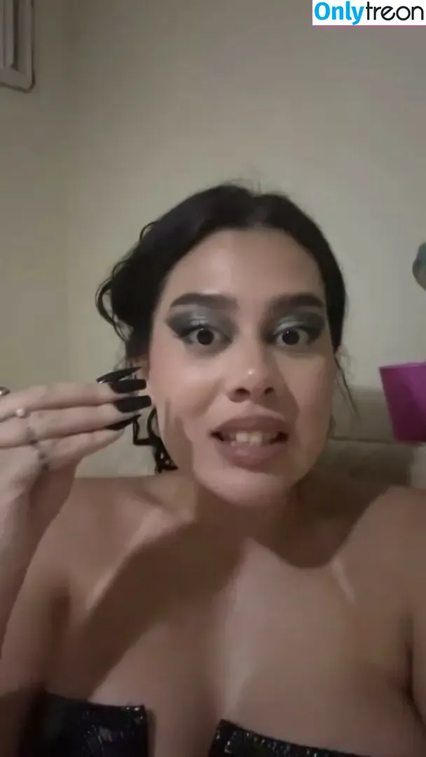 Julia Alvarenga nude photo #0030 (julinhafuracaoo / kjuliak)