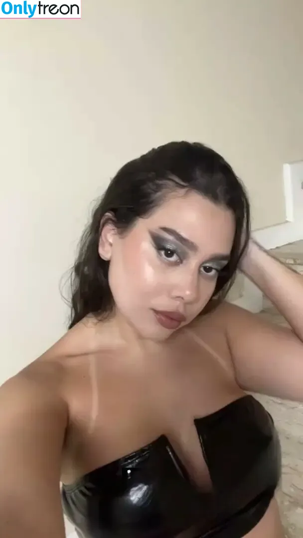 Julia Alvarenga nude photo #0032 (julinhafuracaoo / kjuliak)