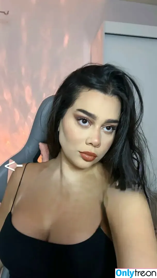 Julia Alvarenga nude photo #0036 (julinhafuracaoo / kjuliak)