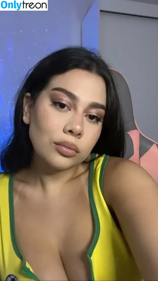 Julia Alvarenga nude photo #0053 (julinhafuracaoo / kjuliak)