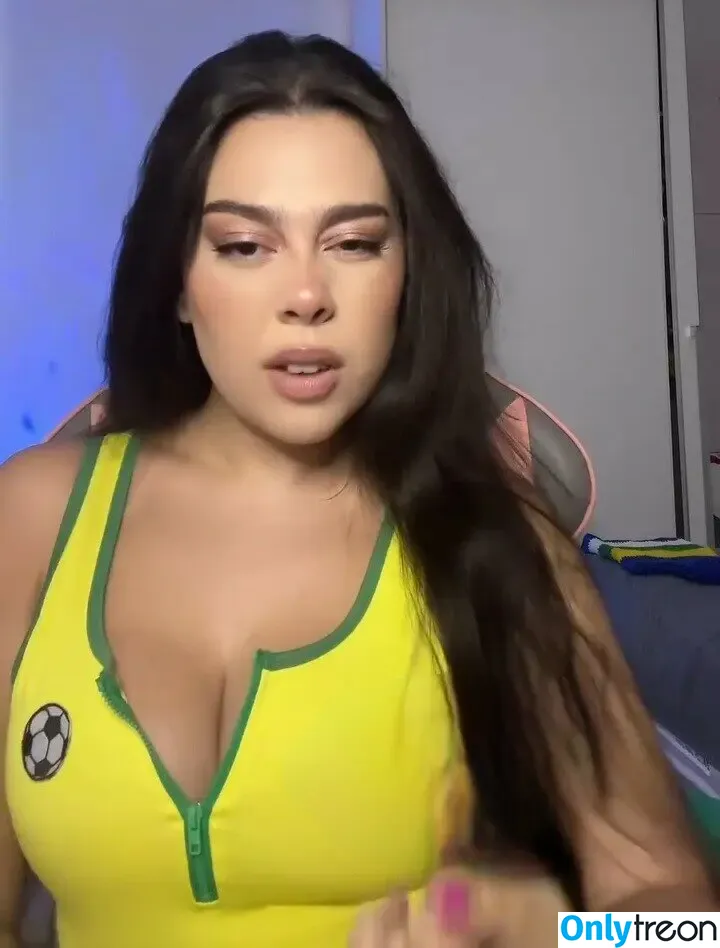 Julia Alvarenga nude photo #0058 (julinhafuracaoo / kjuliak)