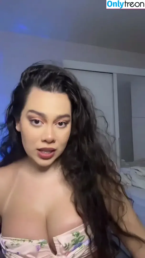Julia Alvarenga nude photo #0068 (julinhafuracaoo / kjuliak)