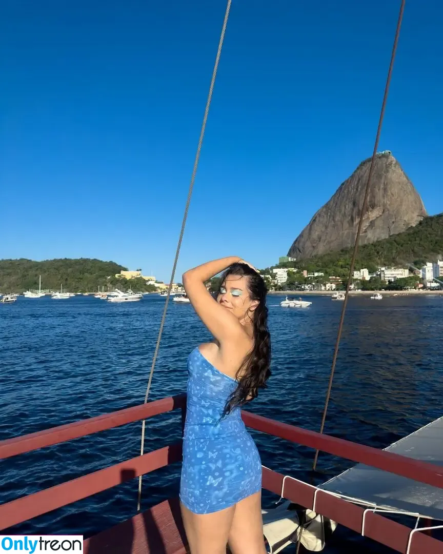 Julia Alvarenga nude photo #0072 (julinhafuracaoo / kjuliak)