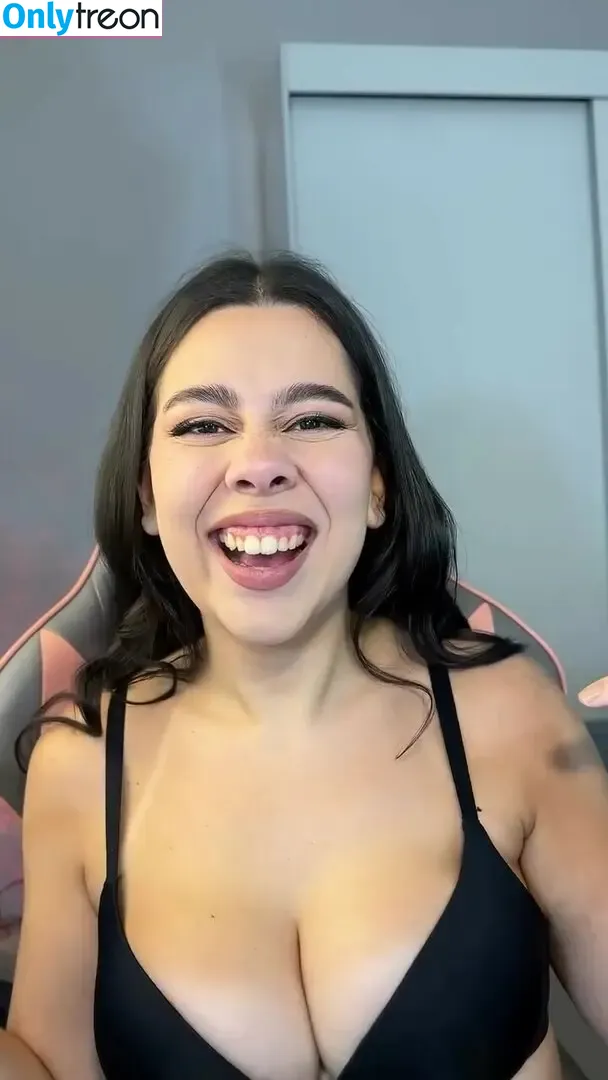 Julia Alvarenga nude photo #0090 (julinhafuracaoo / kjuliak)