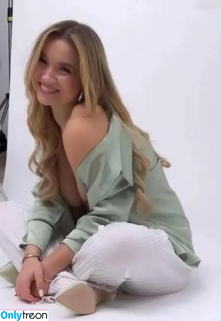 Julia Beautx nude photo #1111 (juliabeautx)