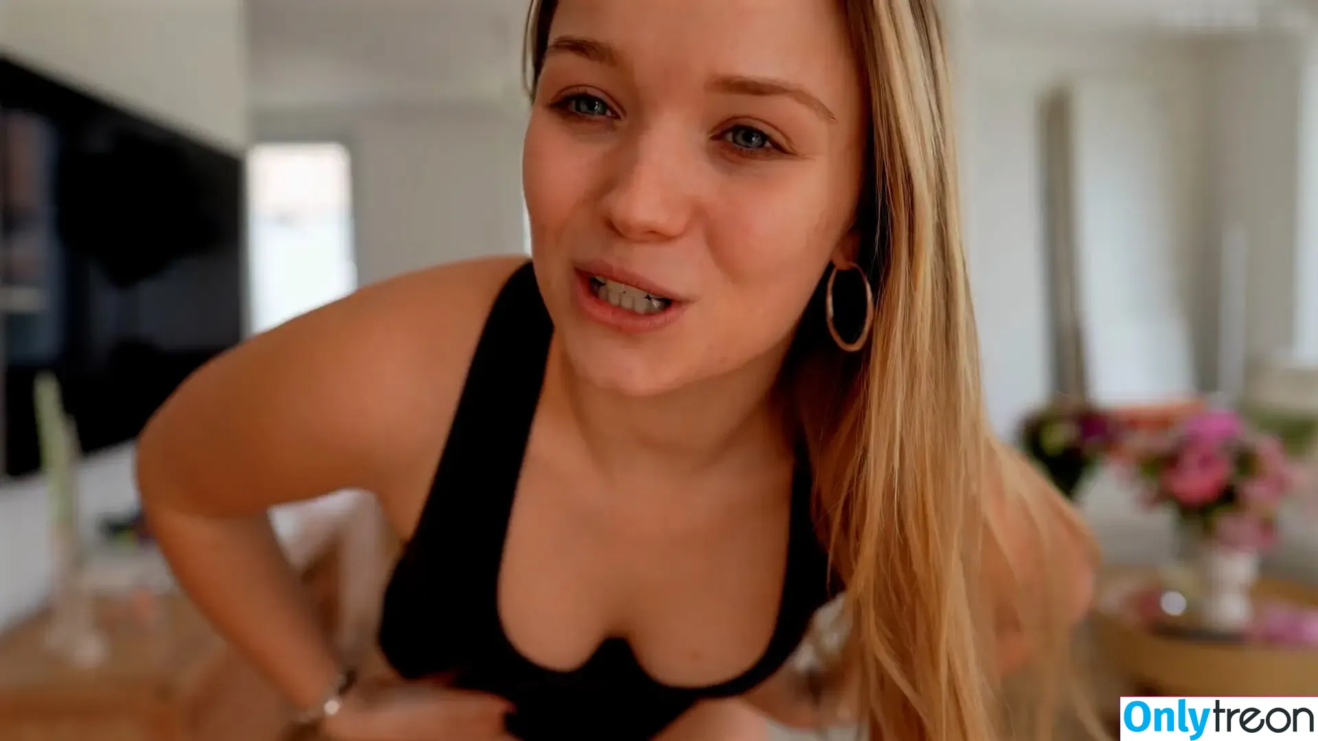 Julia Beautx nude photo #1328 (juliabeautx)