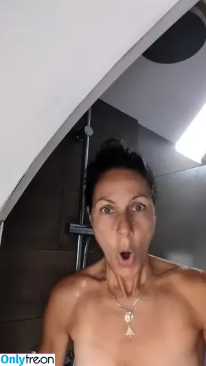 Julia Bradbury / Showing Breasts / therealjuliabradbury nude photo #0036