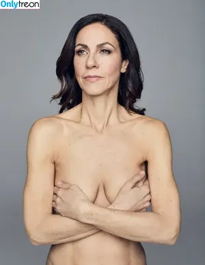 Julia Bradbury / Showing Breasts / therealjuliabradbury nude photo #0046