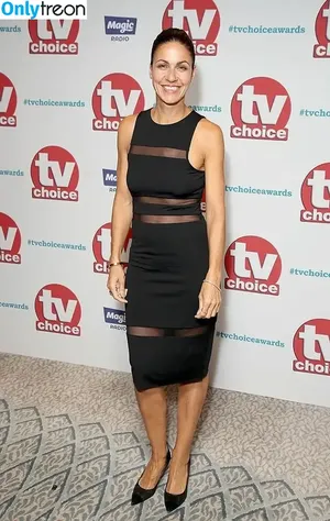Julia Bradbury / Showing Breasts / therealjuliabradbury nude photo #0054
