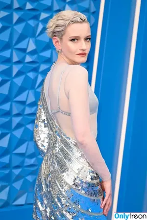 Julia Garner / juliagarnerofficial / ztyg_29 nude photo #0212