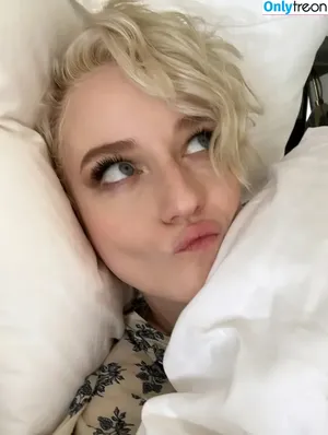 Julia Garner / juliagarnerofficial / ztyg_29 nude photo #0237
