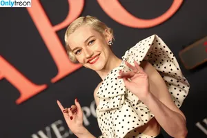 Julia Garner / juliagarnerofficial / ztyg_29 nude photo #0245