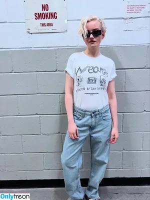 Julia Garner / juliagarnerofficial / ztyg_29 nude photo #0261