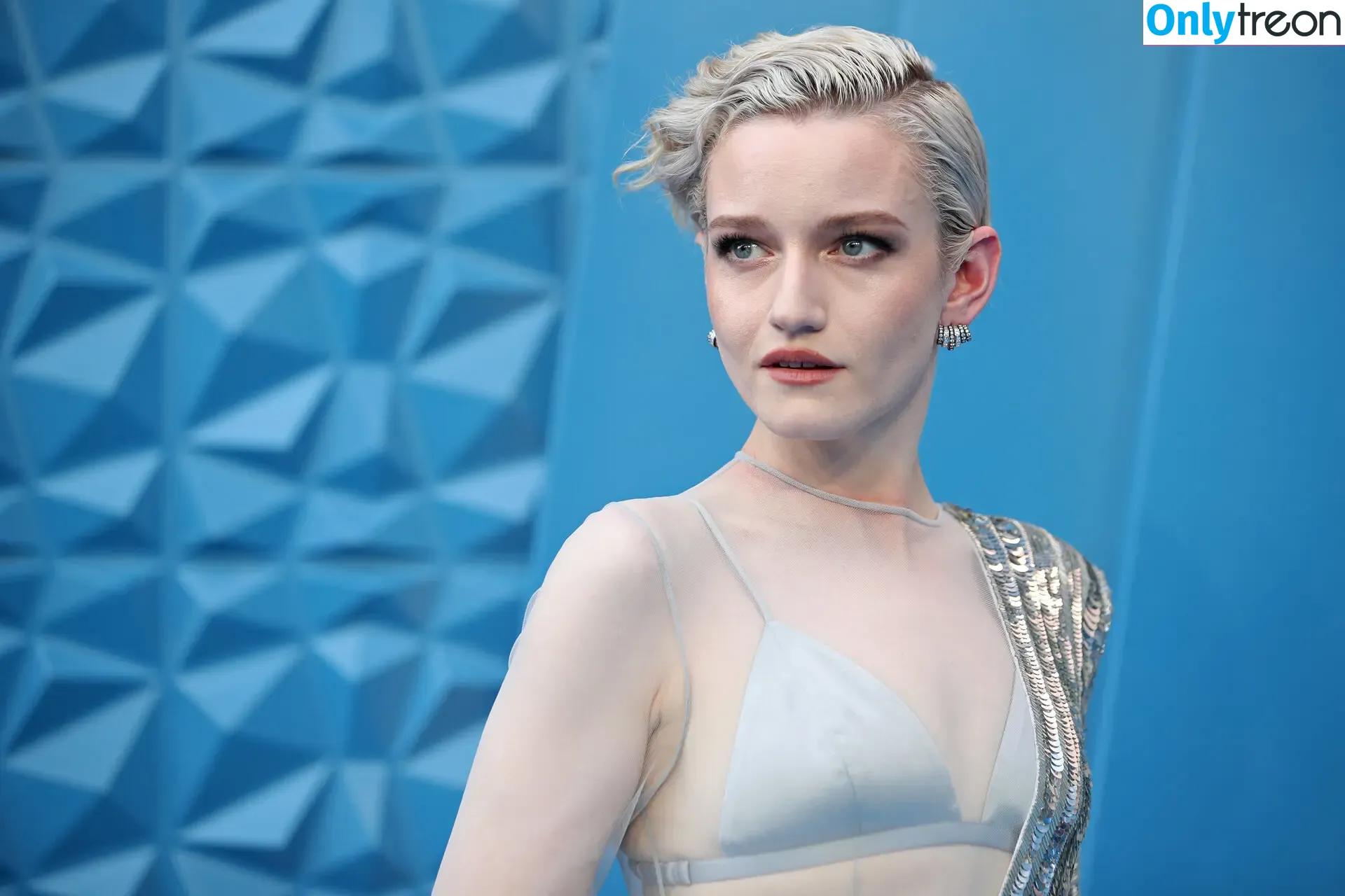 Julia Garner nude photo #0204 (juliagarnerofficial / ztyg_29)