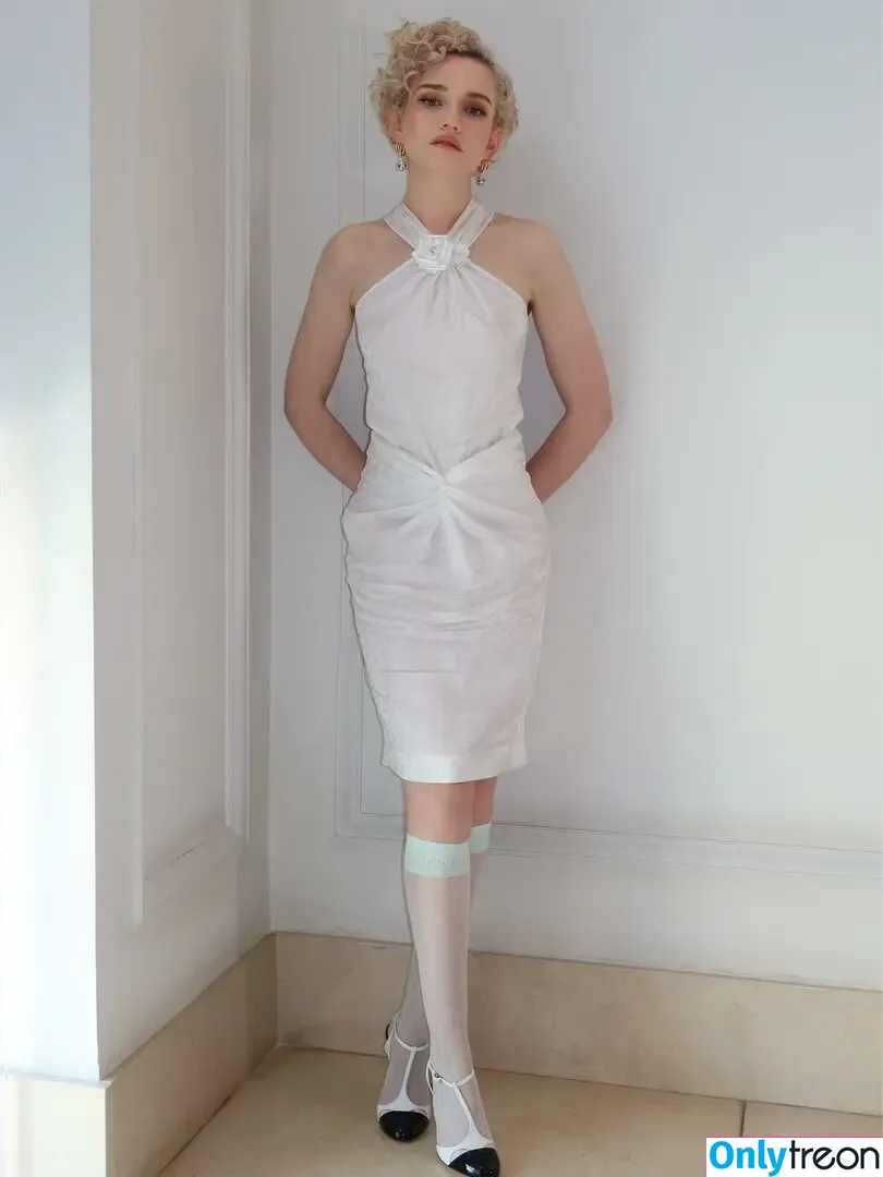 Julia Garner nude photo #0234 (juliagarnerofficial / ztyg_29)