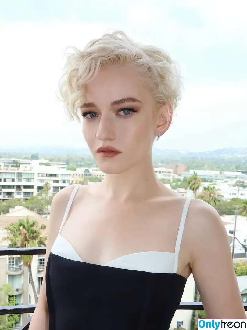 Julia Garner nude photo #0238 (juliagarnerofficial / ztyg_29)