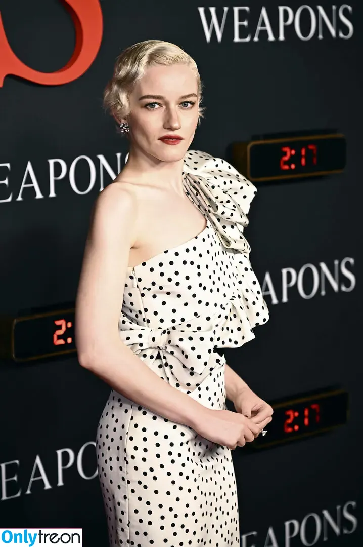 Julia Garner nude photo #0253 (juliagarnerofficial / ztyg_29)