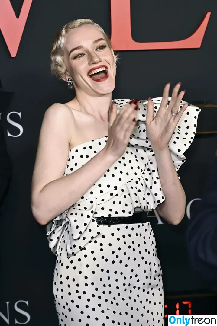 Julia Garner nude photo #0254 (juliagarnerofficial / ztyg_29)
