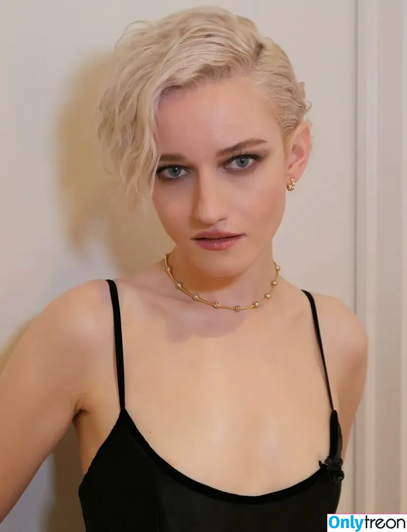 Julia Garner nude photo #0269 (juliagarnerofficial / ztyg_29)