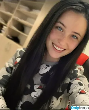 julia_holy / julia.holy.shit nude photo #0004