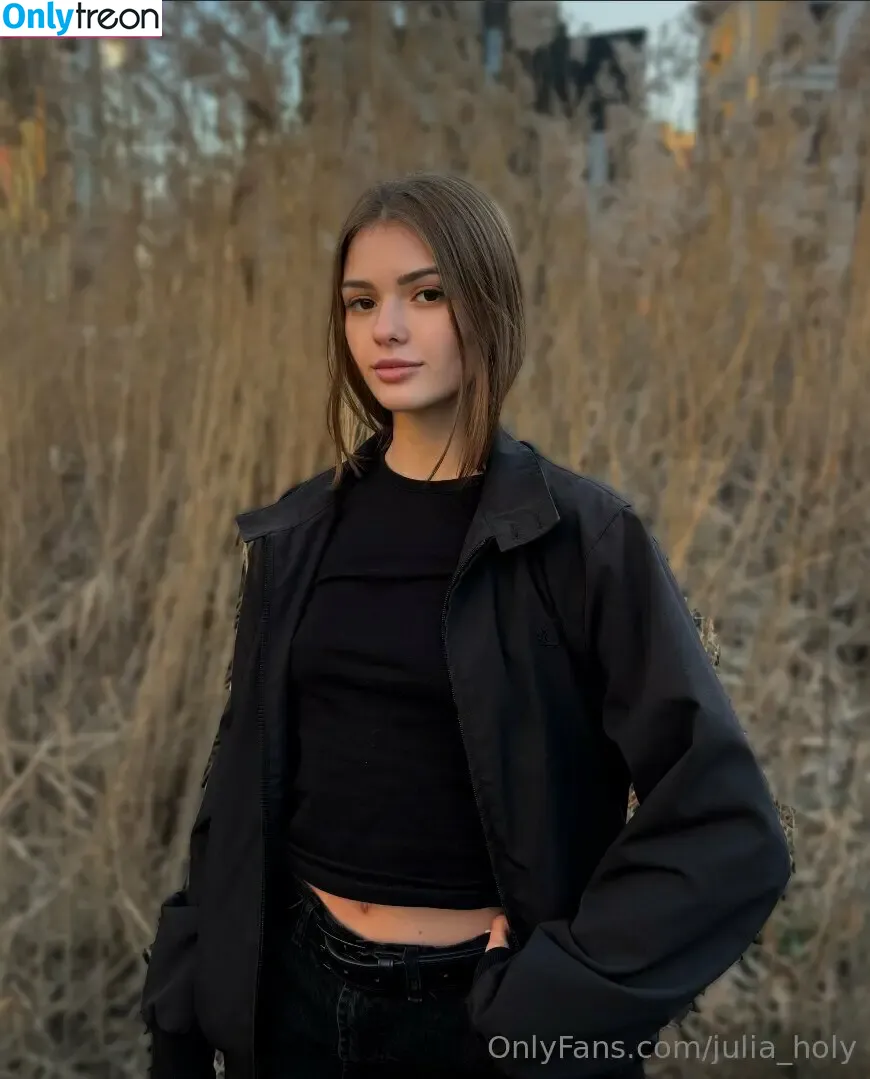julia_holy nude photo #0003 (julia.holy.shit)