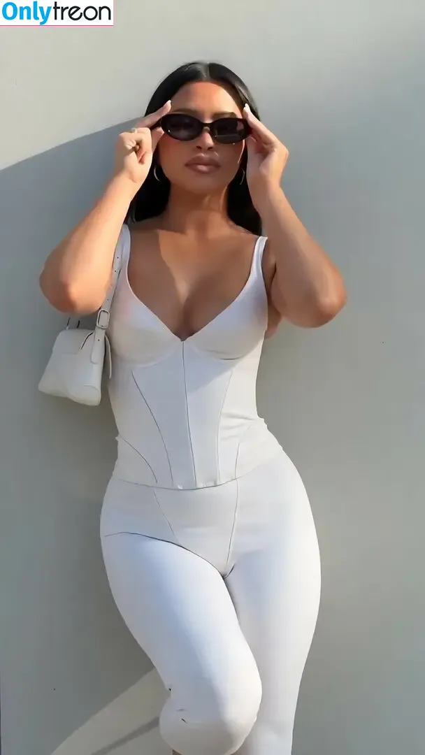 Julia Kelly nude photo #0152 (missjuliakelly)