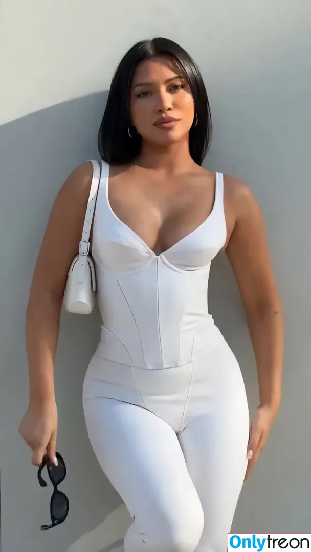 Julia Kelly nude photo #0153 (missjuliakelly)