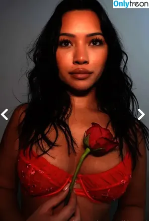 Julia Kelly / missjuliakelly / thesophiakelly nude photo #0009