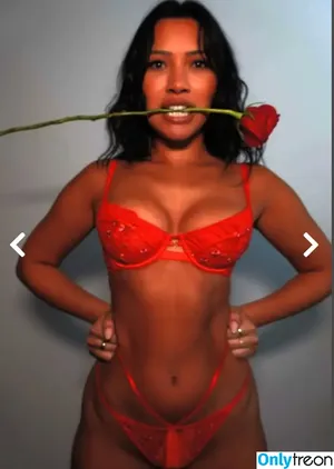 Julia Kelly / missjuliakelly / thesophiakelly nude photo #0016
