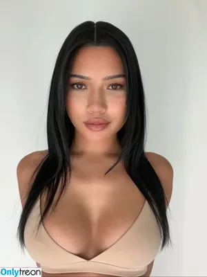 Julia Kelly / missjuliakelly / thesophiakelly nude photo #0057