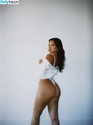 Julia Kelly / missjuliakelly / thesophiakelly nude photo #0078