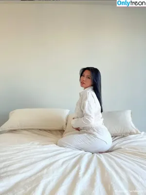 Julia Kelly / missjuliakelly / thesophiakelly nude photo #0084