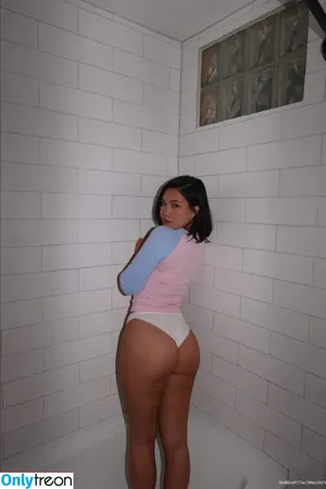 Julia Kelly / missjuliakelly / thesophiakelly nude photo #0725