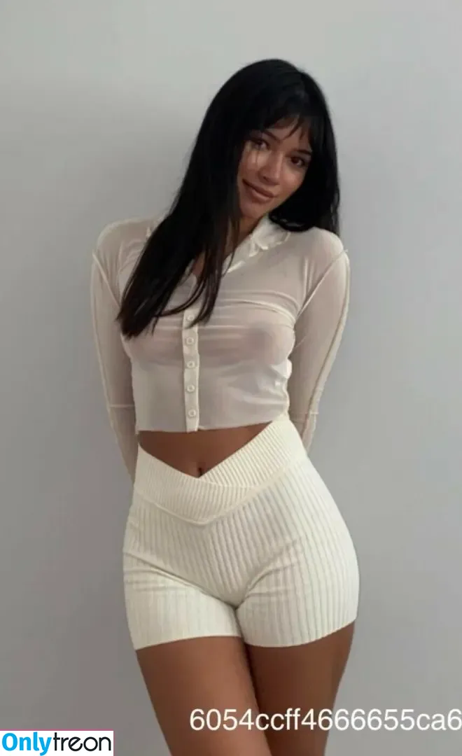 Julia Kelly nude photo #0028 (missjuliakelly / thesophiakelly)